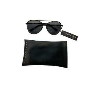 Quay Australia Vivienne Womens Black Frame Smoke Lens Aviators Sunglasses w/Case